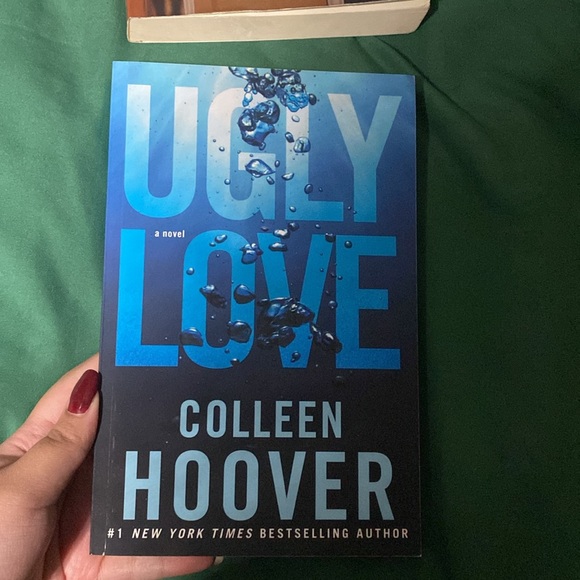 Colleen Hoover Book Bundle It Ends With Us Verity November 9 Layla Ugly Love etc - Picture 8 of 8